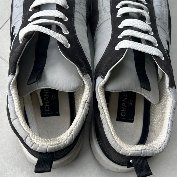 CHANEL Black and Gray Men's CC Logo Low-Top Sneakers - Picture 8 of 12
